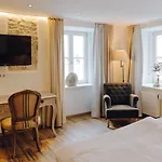 Little 7 - Boutique Hotel